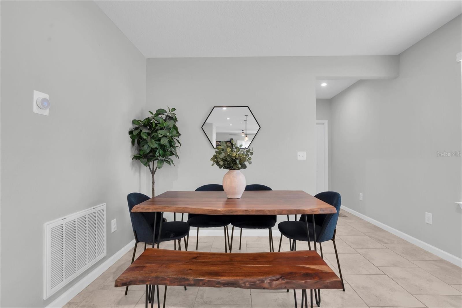 8867 PRAIRIE CREEK DR