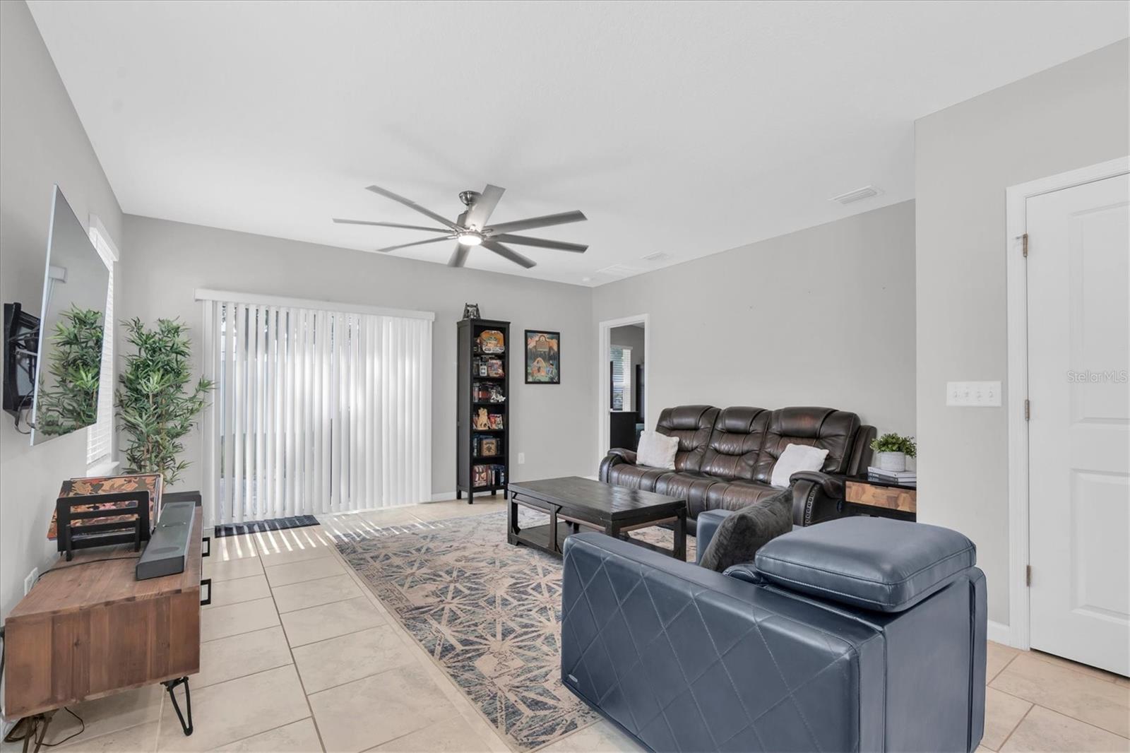 8867 PRAIRIE CREEK DR