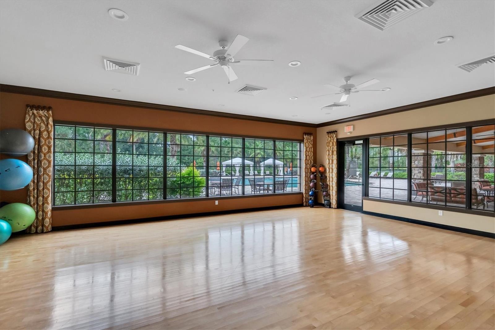 3142 FRANCOA DR