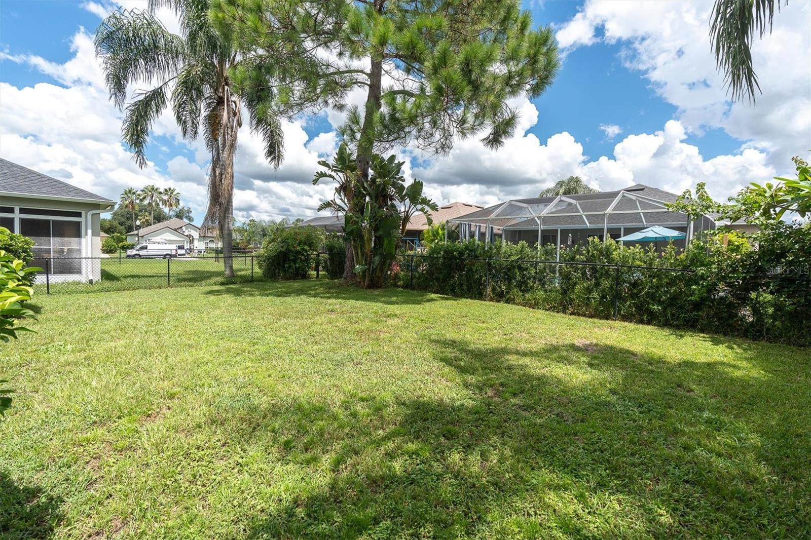 1746 ROSEROOT CT