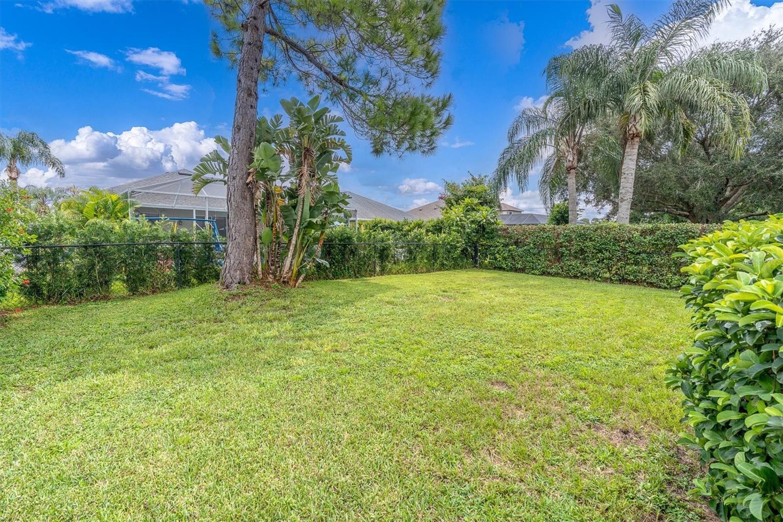 1746 ROSEROOT CT