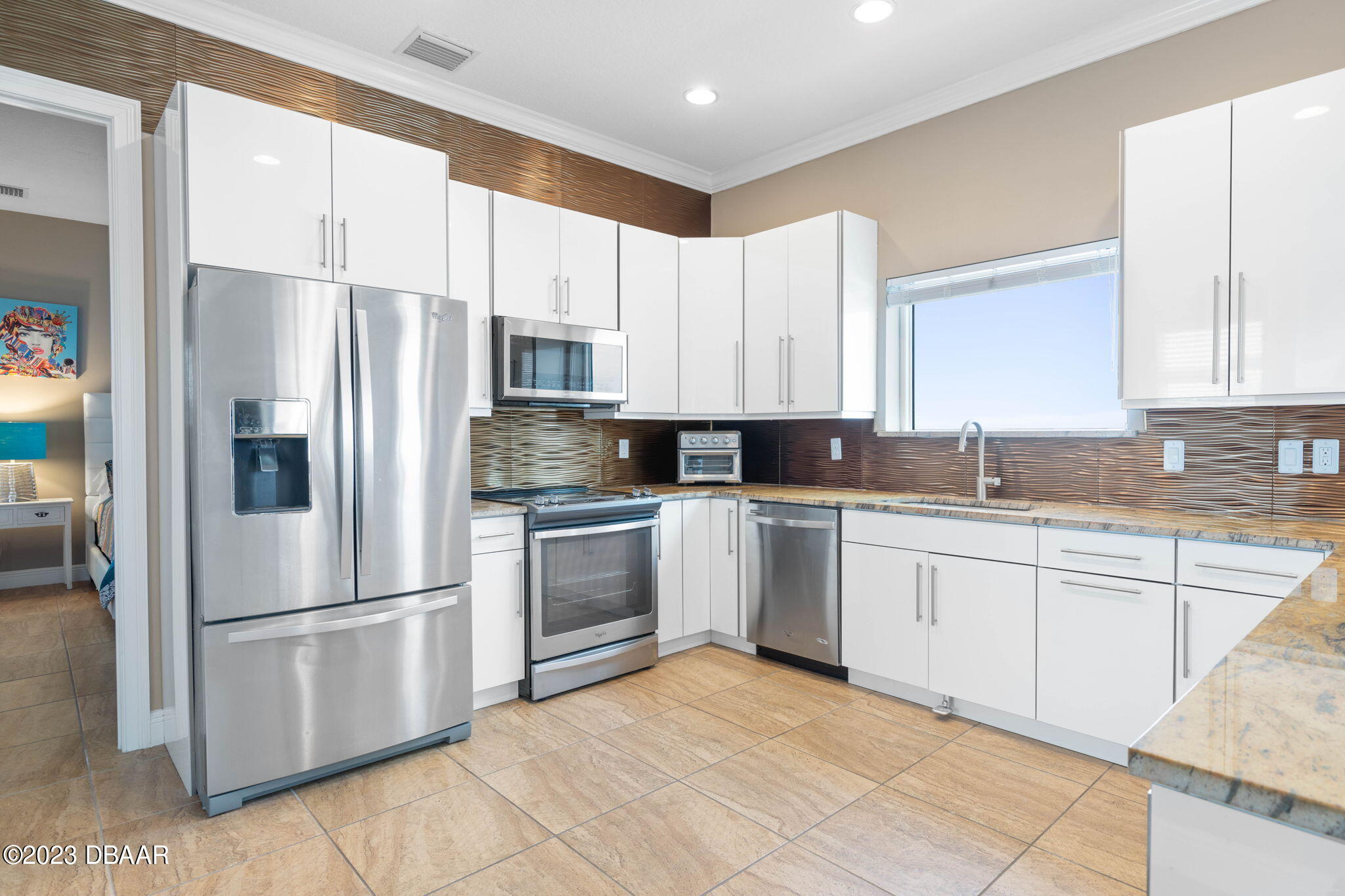 2711 N Ocean Shore Boulevard