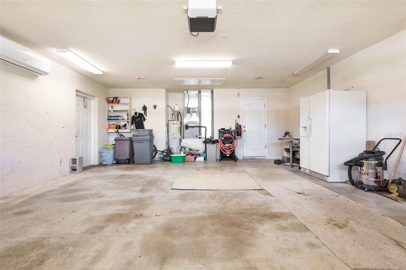 46 WOODWARD LN