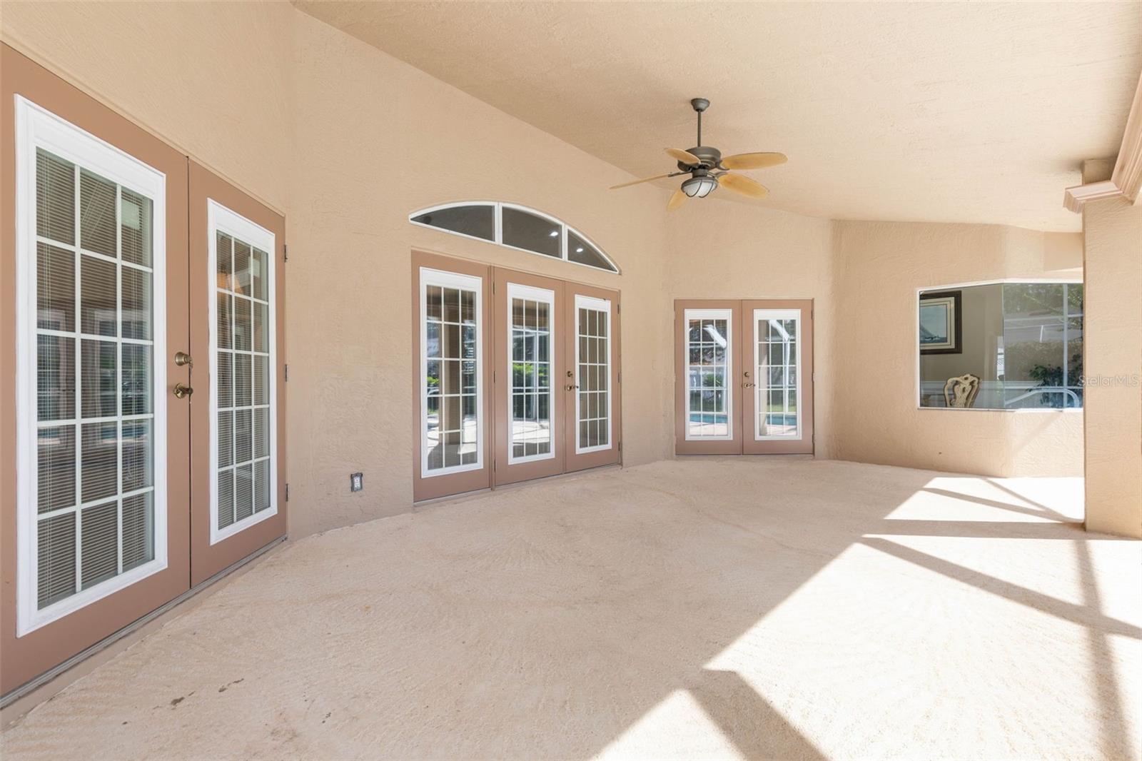 46 WOODWARD LN