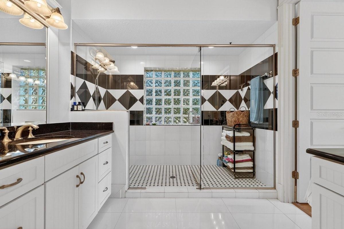 29 OAK VIEW CIR E