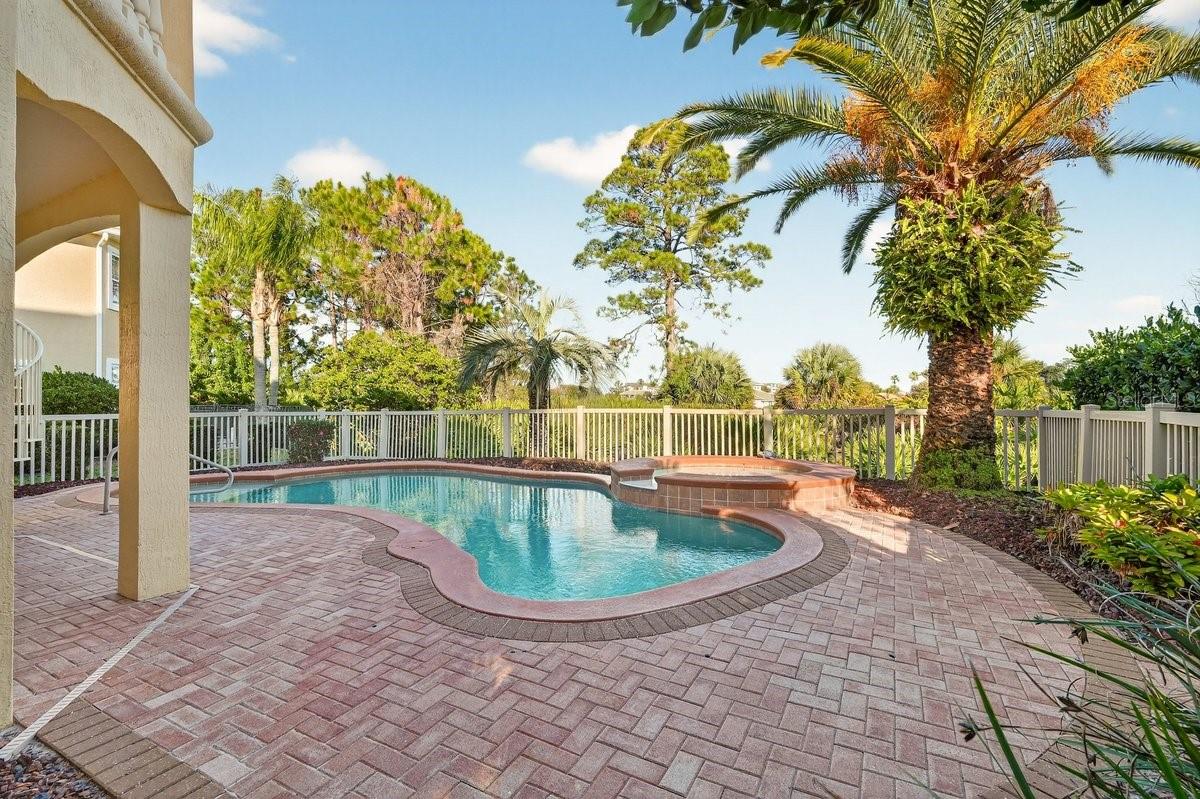 29 OAK VIEW CIR E