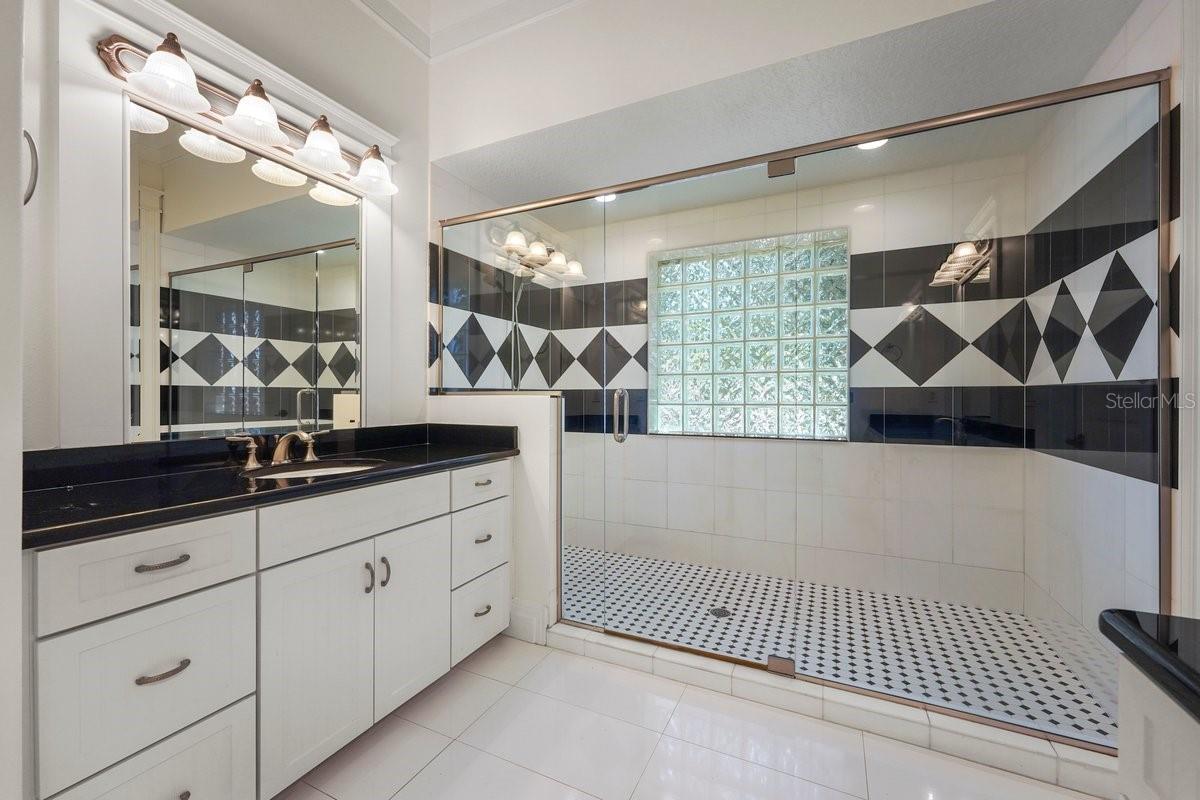 29 OAK VIEW CIR E