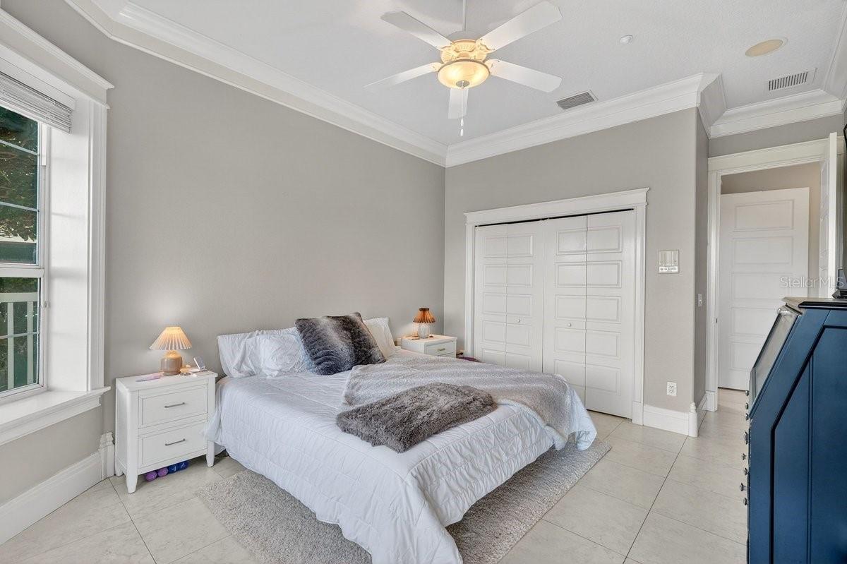 29 OAK VIEW CIR E