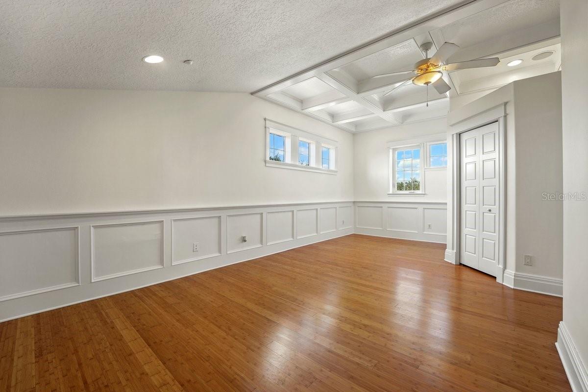 29 OAK VIEW CIR E