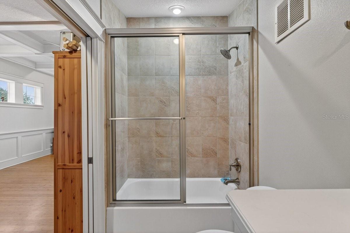 29 OAK VIEW CIR E