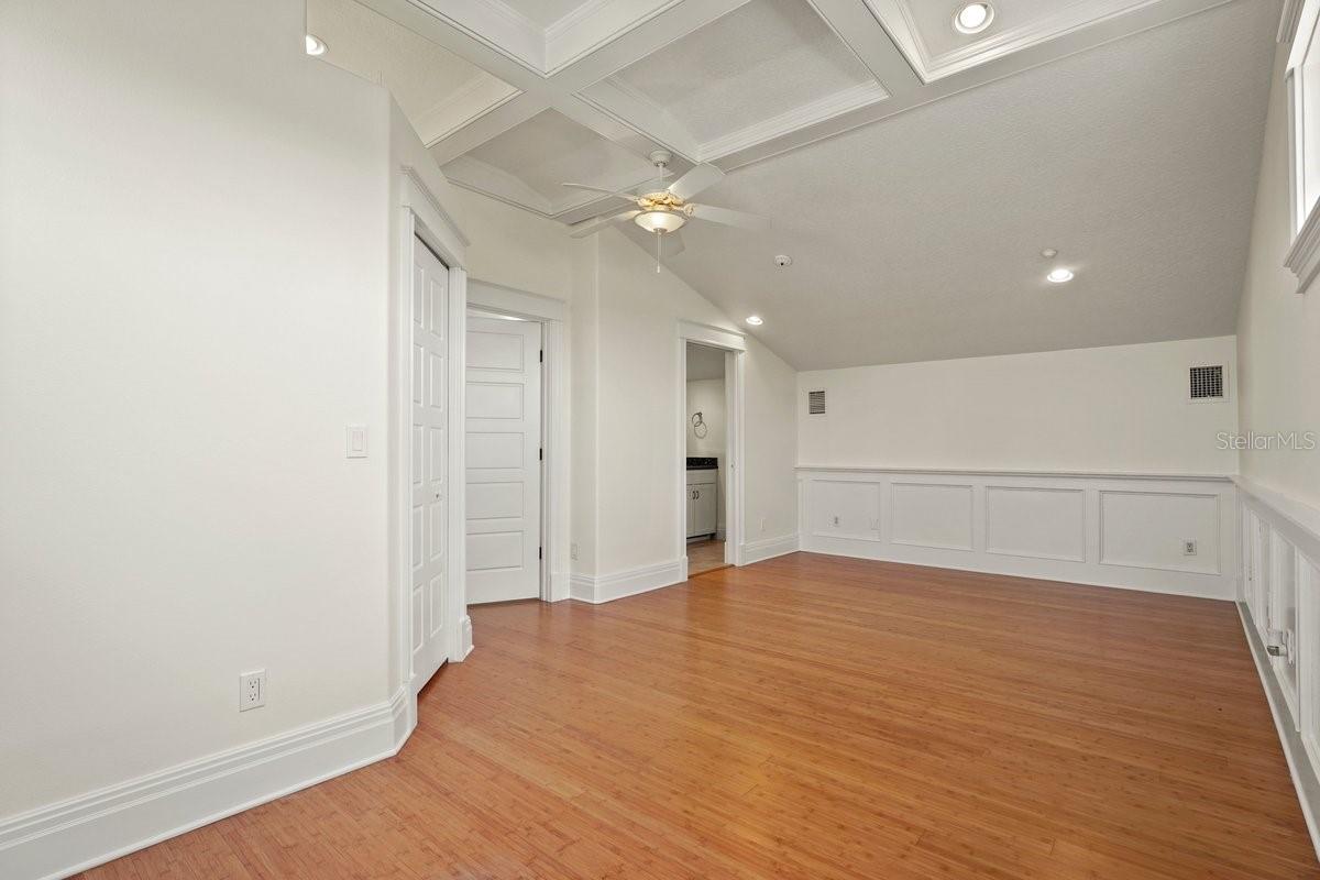 29 OAK VIEW CIR E