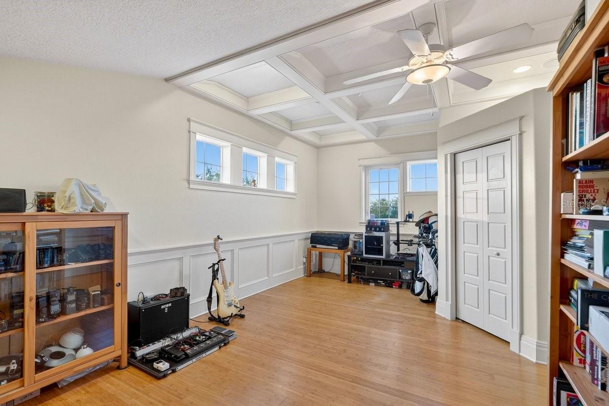 29 OAK VIEW CIR E