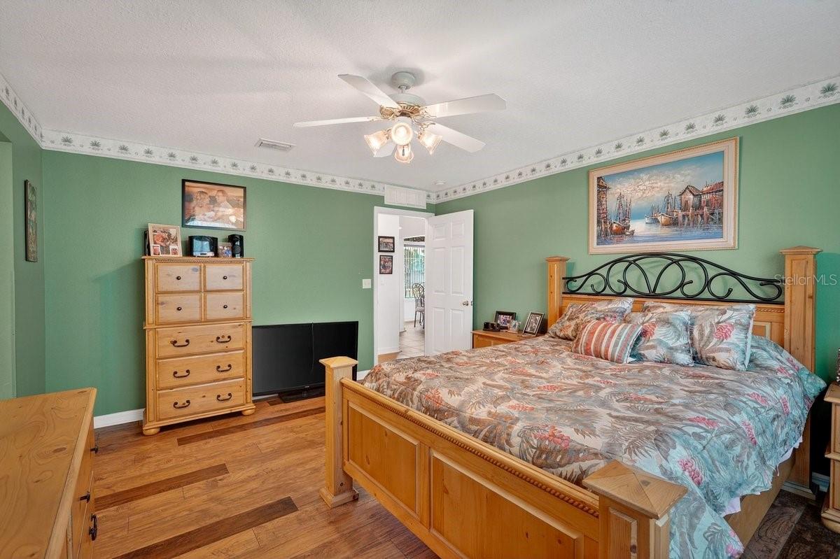 89 ROBINSON DR