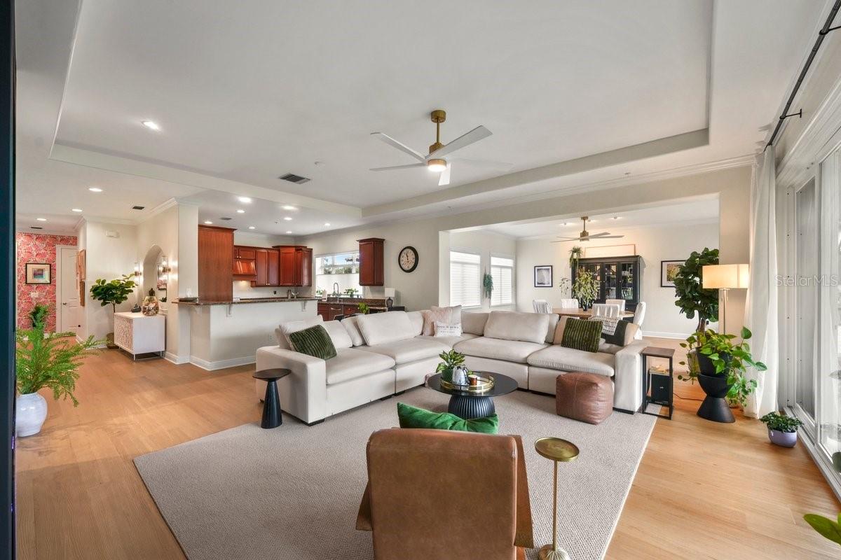 114 CLUB HOUSE DR #305