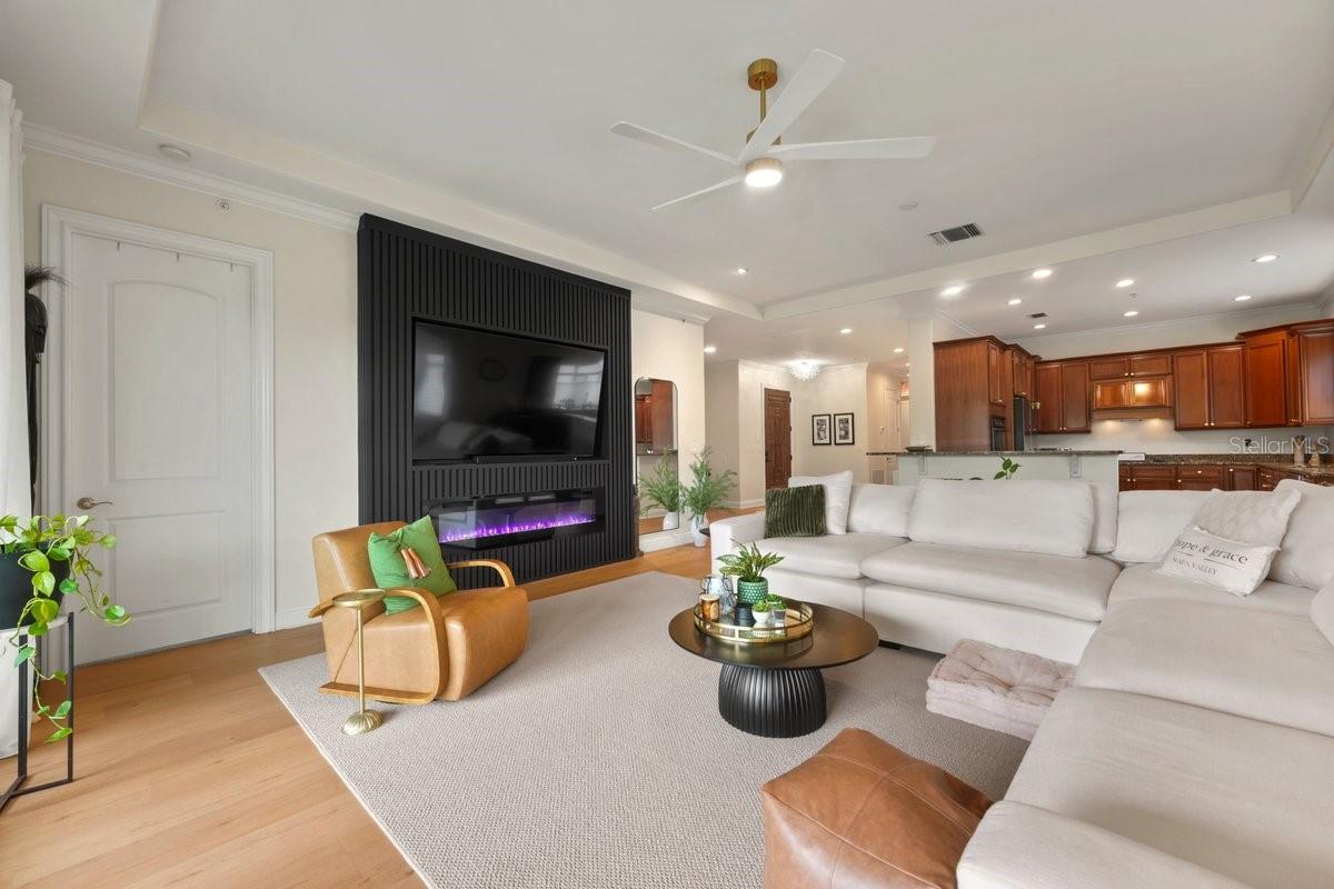 114 CLUB HOUSE DR #305