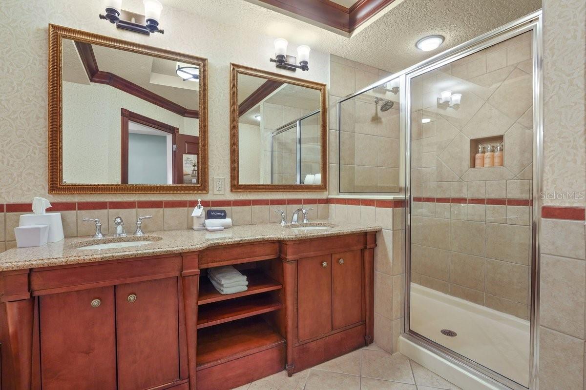 200 OCEAN CREST DR #526