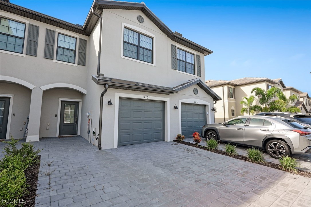 14207 Pine Lodge LN