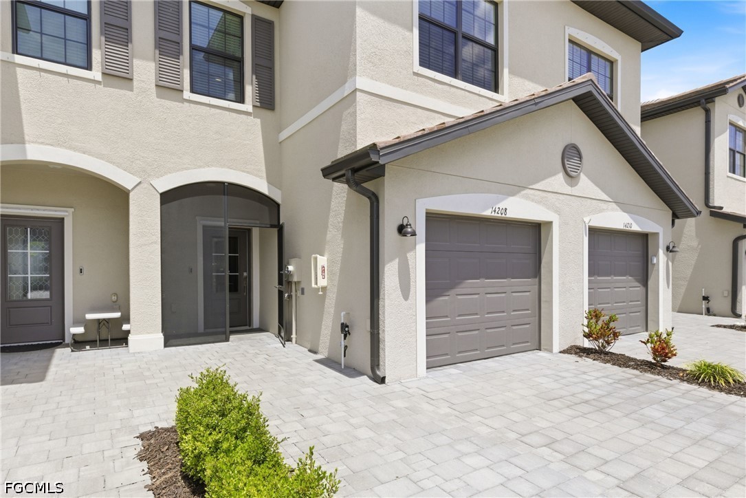 14208 Pine Lodge LN