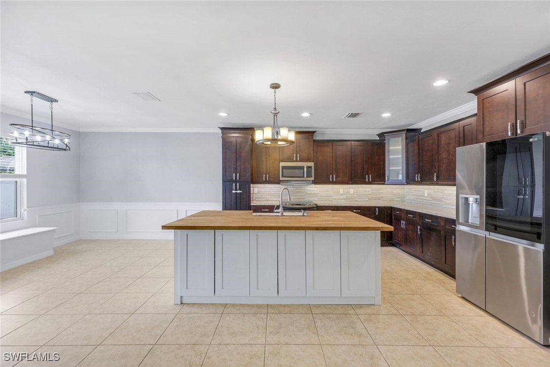 143 SW 29th ST