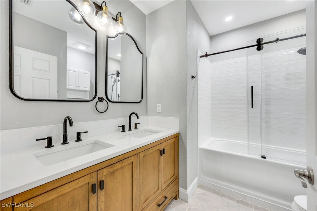 143 SW 29th ST