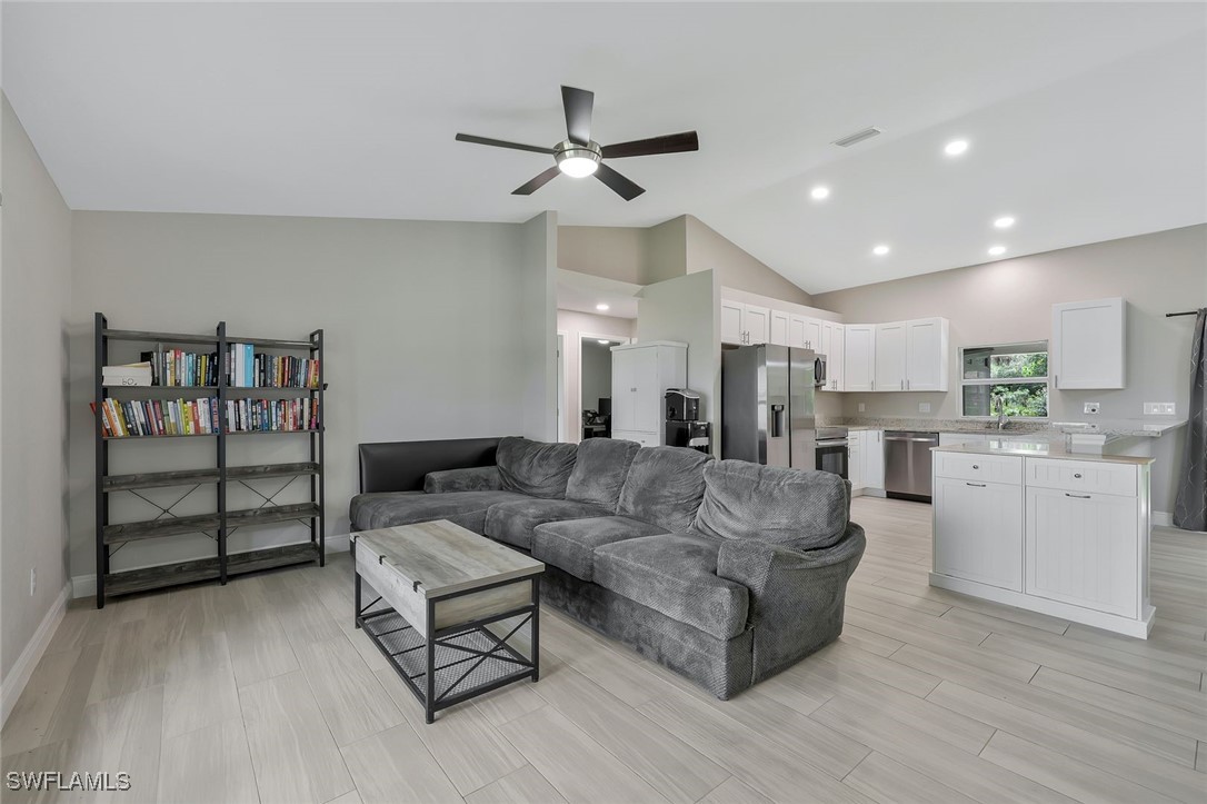 1417 Acacia AVE