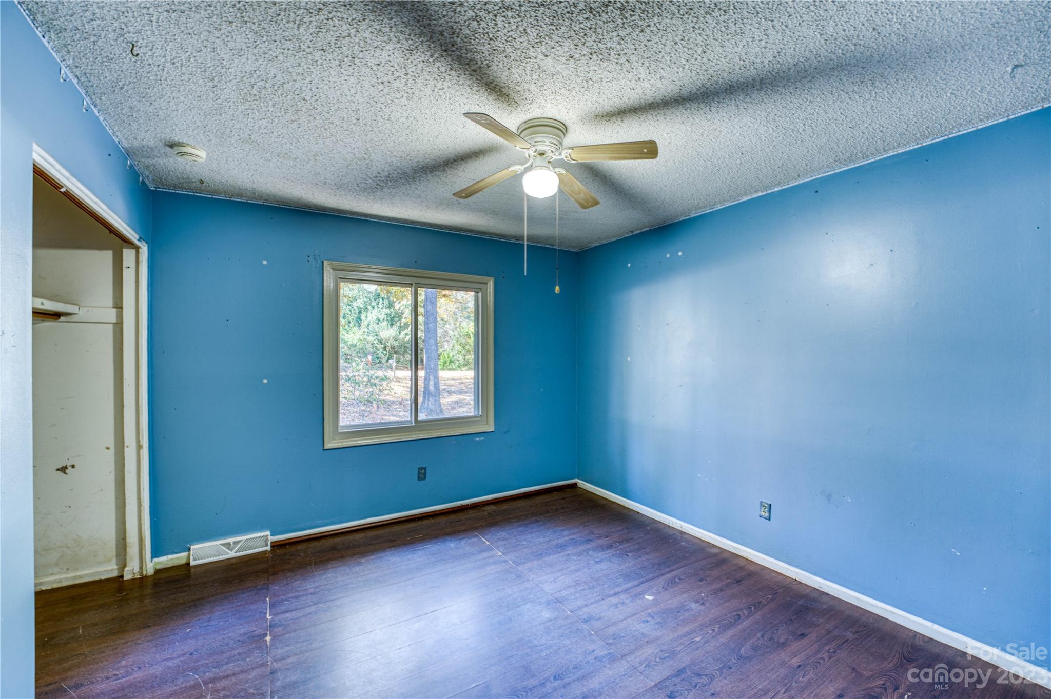13 S Wildwood Lane