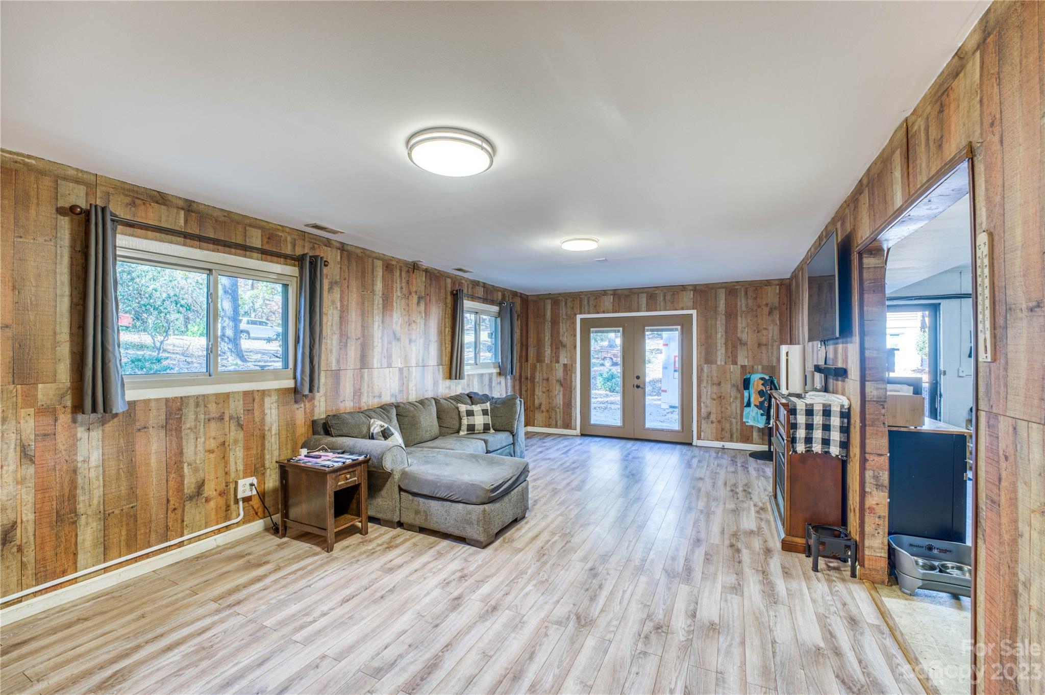 13 S Wildwood Lane