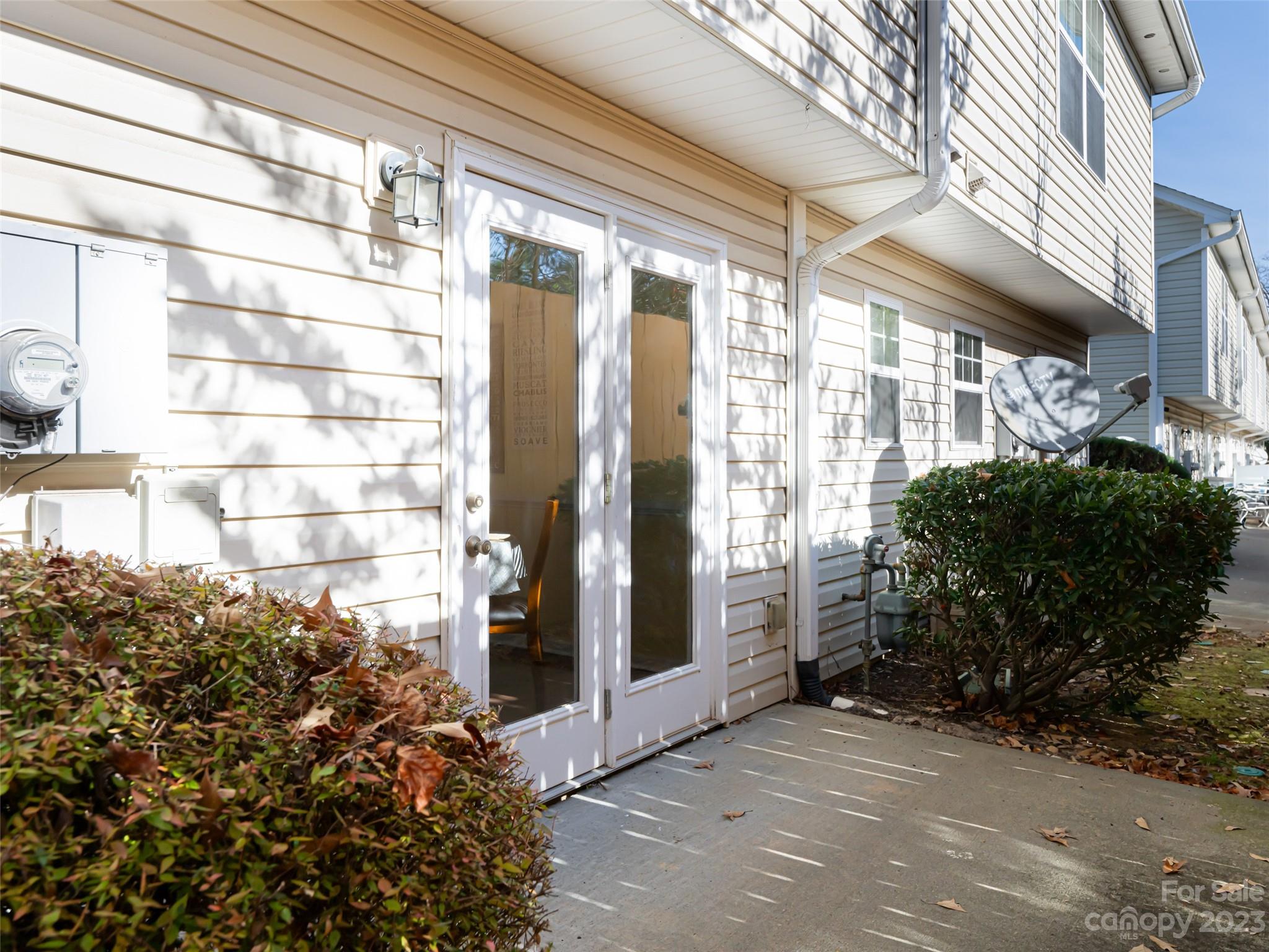 70 Old Salem Court Unit: 27