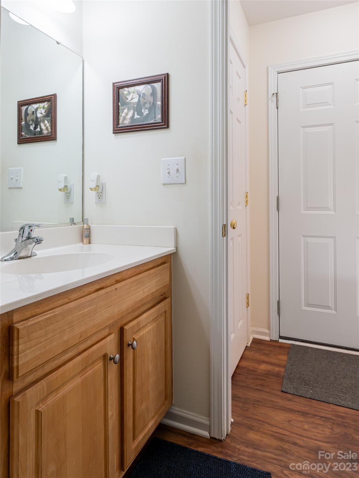70 Old Salem Court Unit: 27