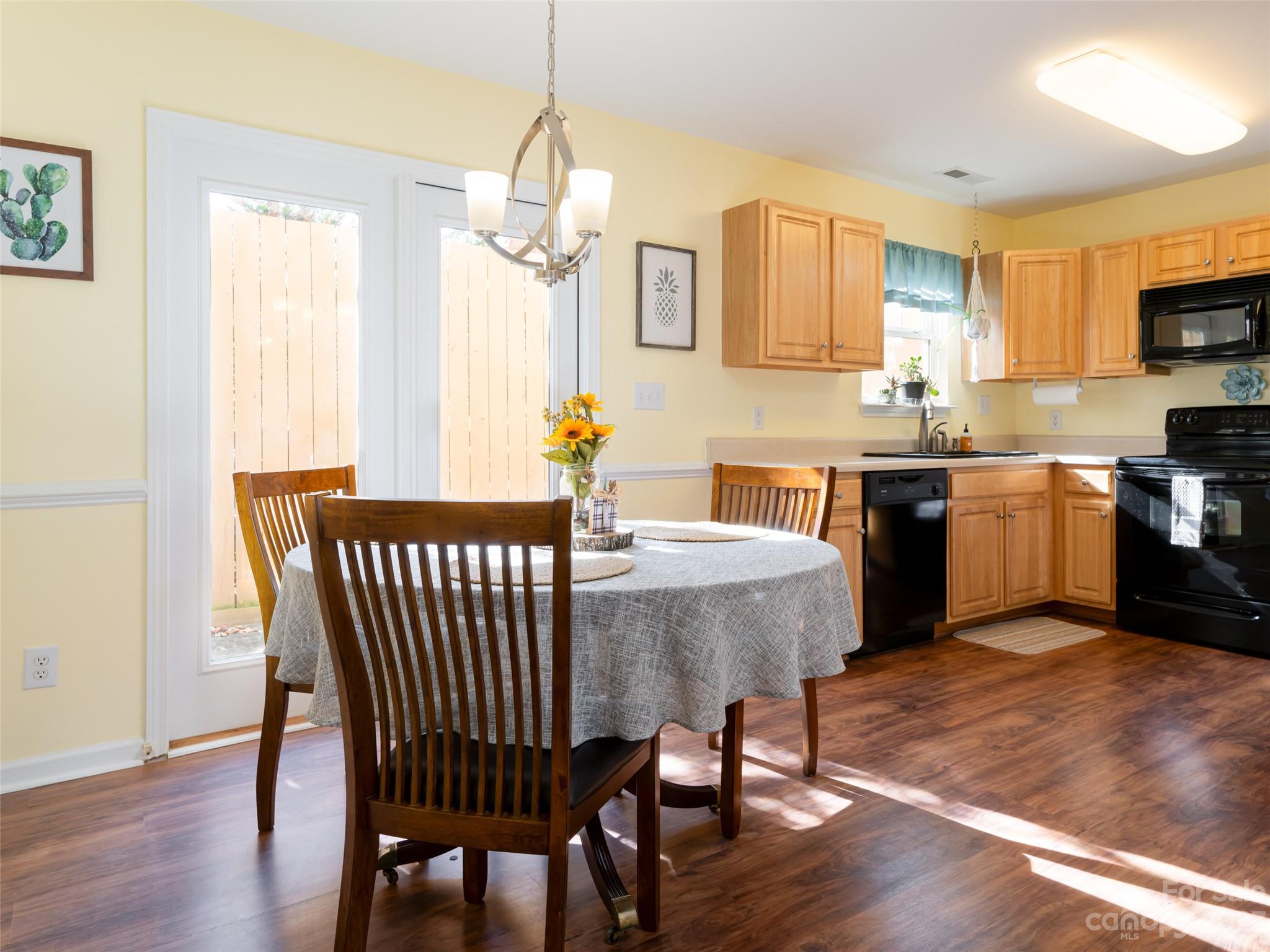 70 Old Salem Court Unit: 27