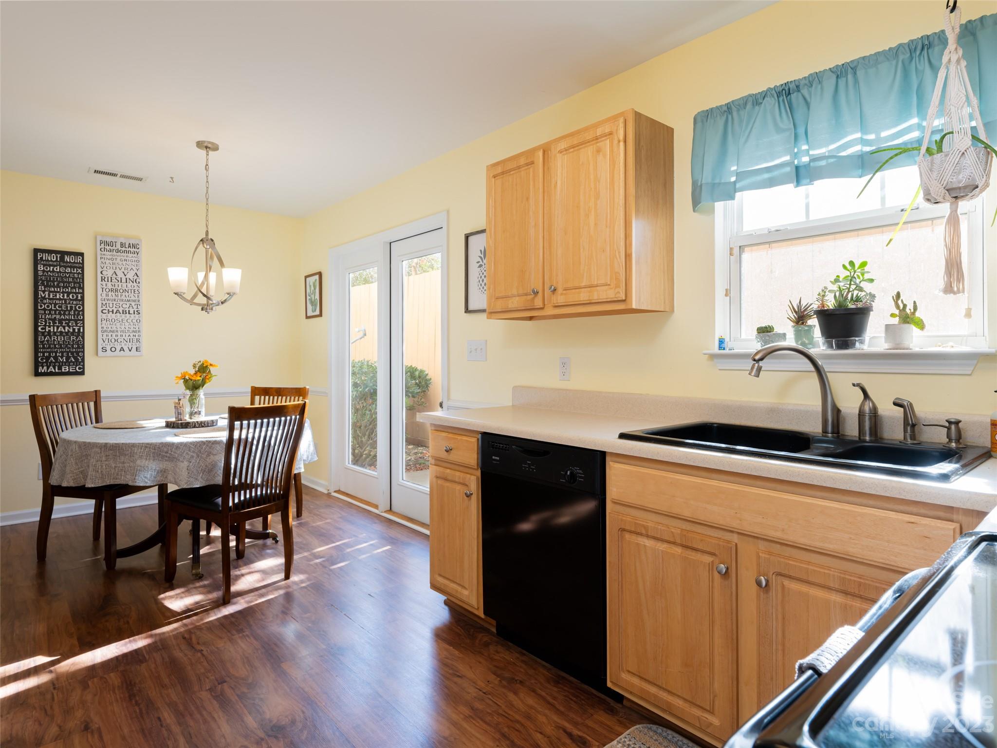 70 Old Salem Court Unit: 27