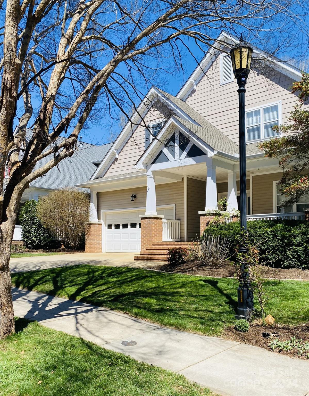 1407 Kenton Lane