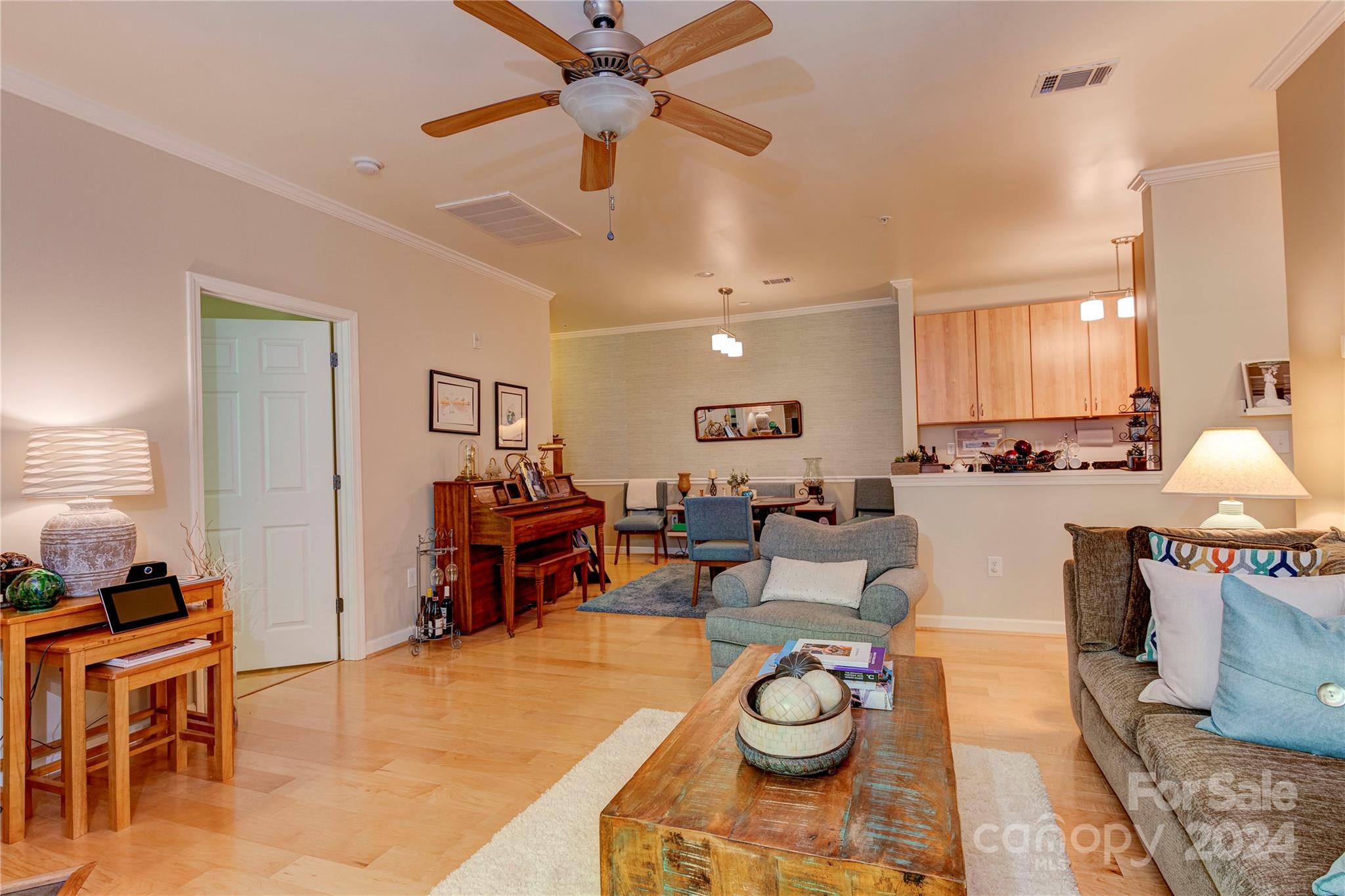 2000 Olde Eastwood Village Boulevard Unit: 201