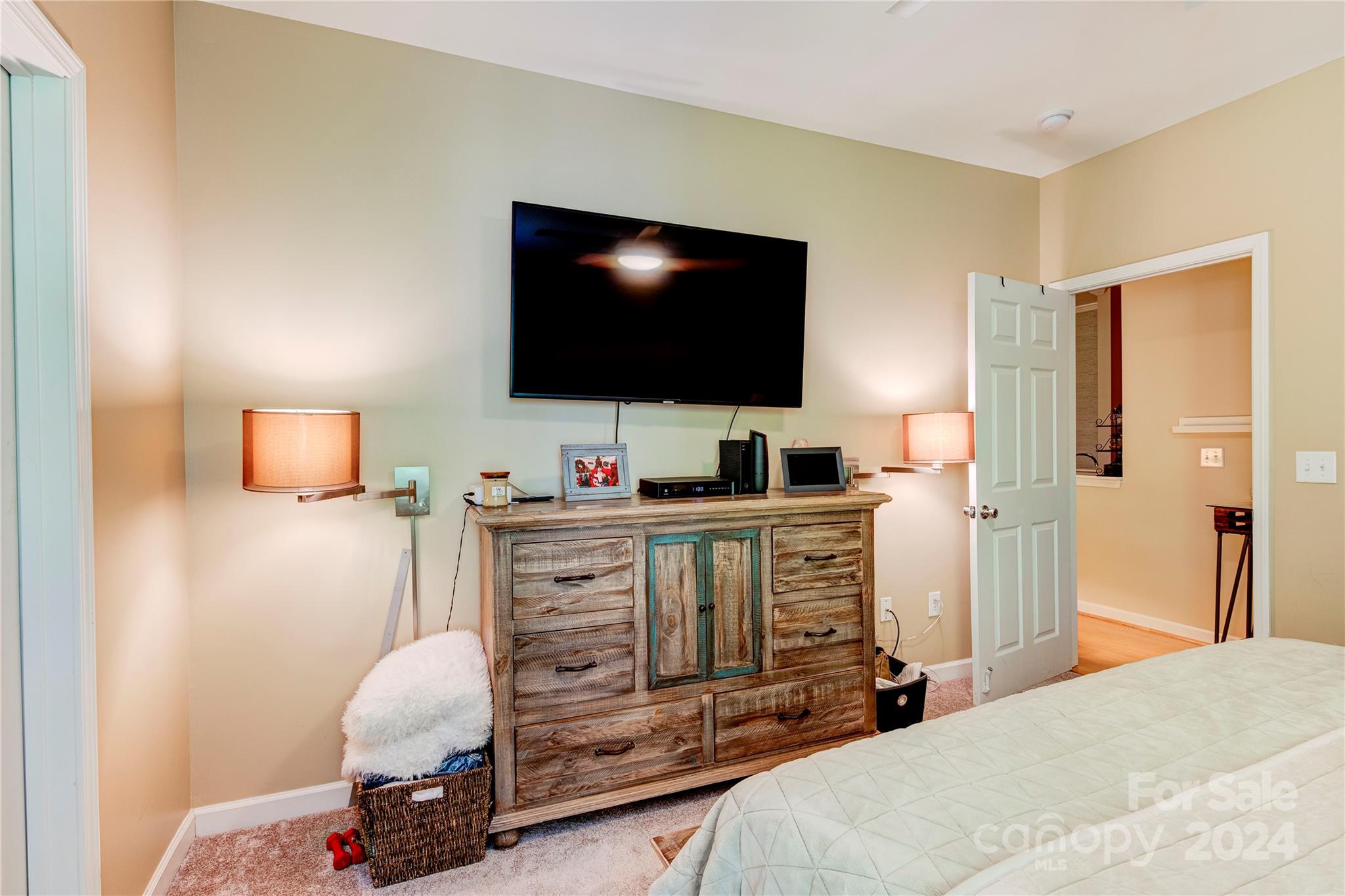 2000 Olde Eastwood Village Boulevard Unit: 201