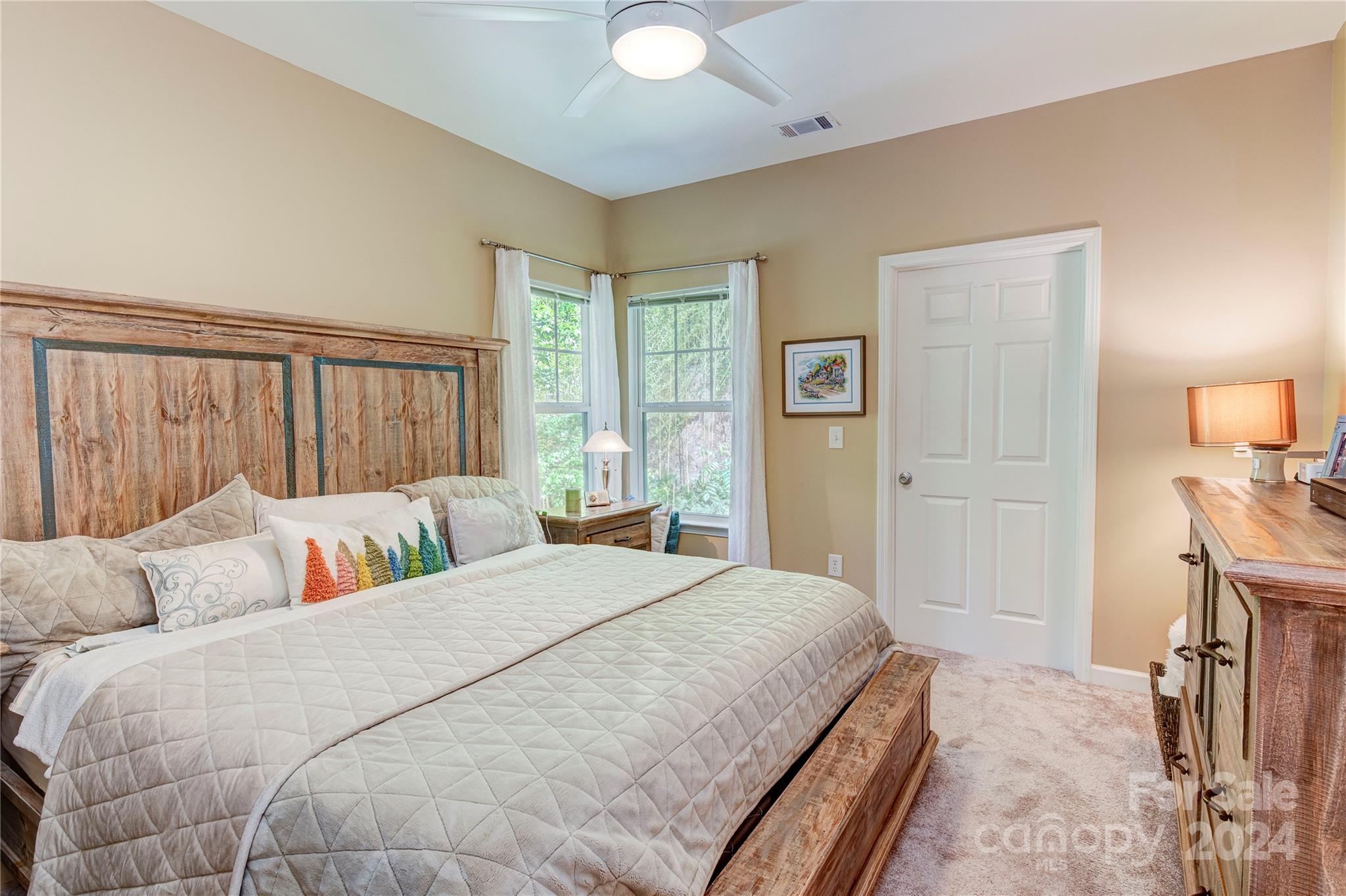 2000 Olde Eastwood Village Boulevard Unit: 201
