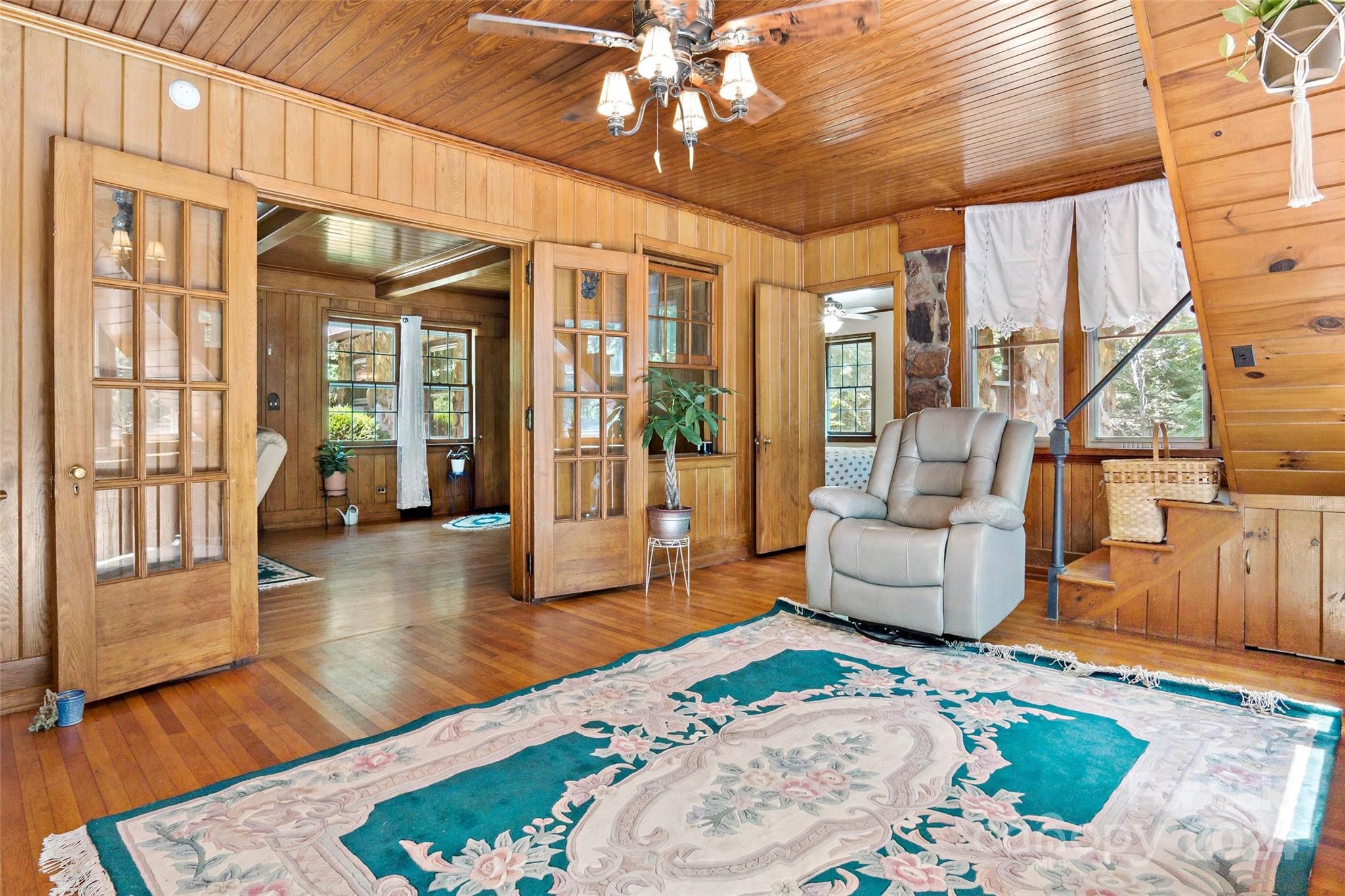 618 E Sunset Drive