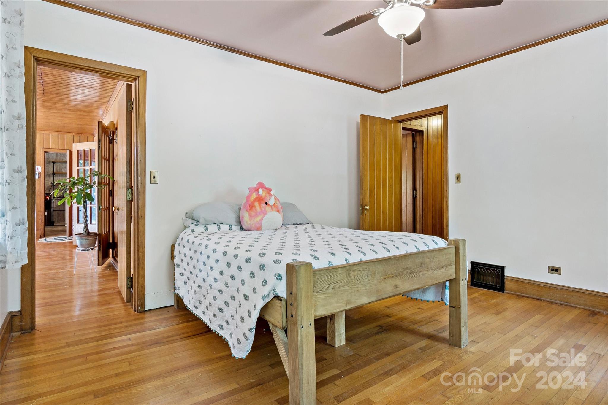 618 E Sunset Drive