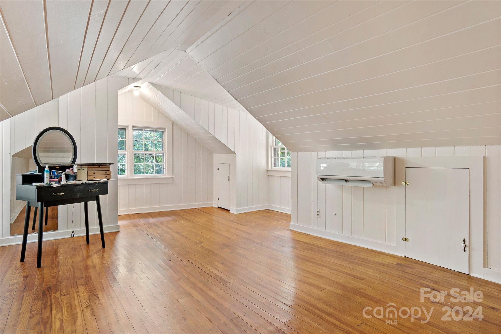 618 E Sunset Drive