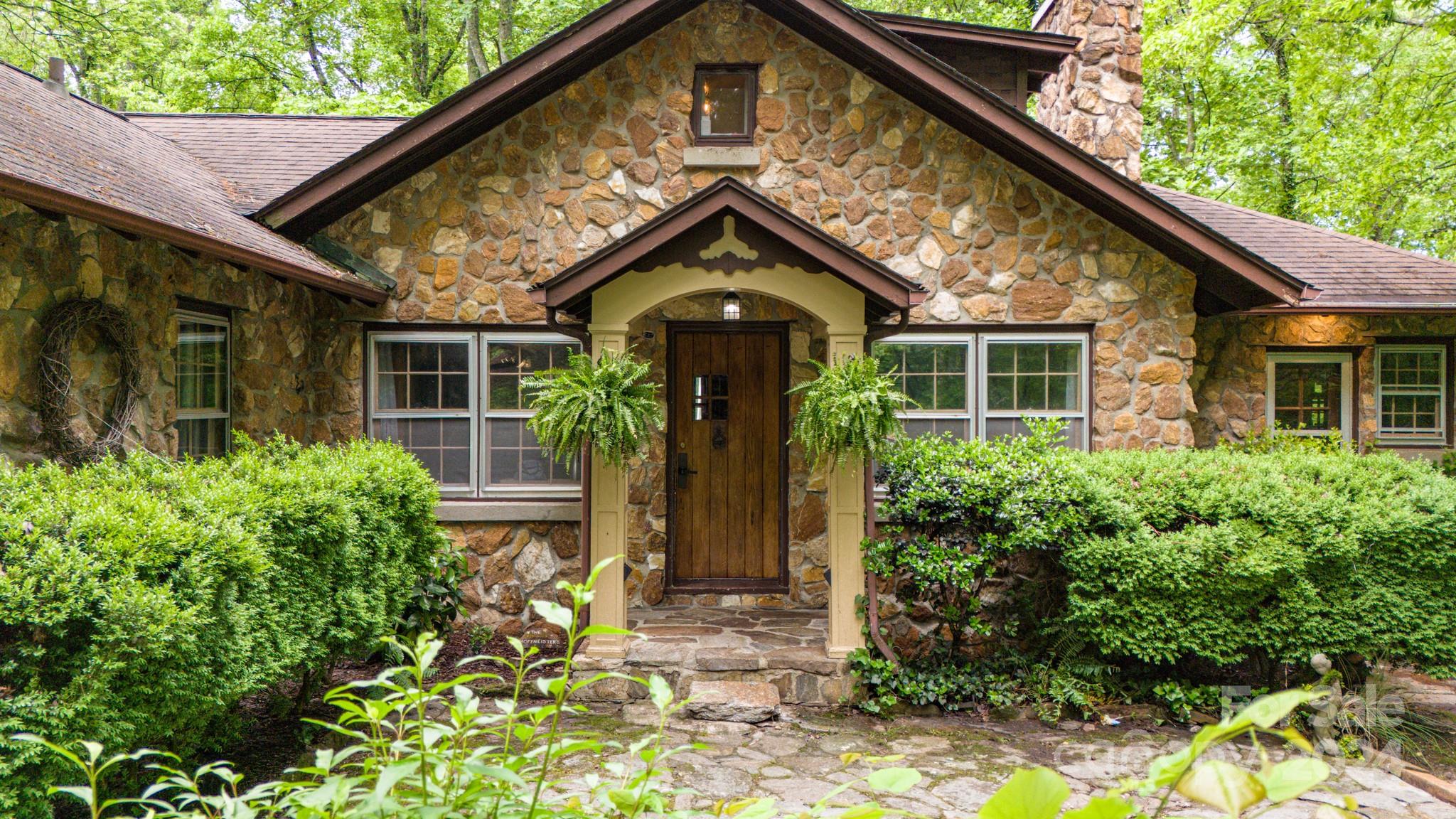 618 E Sunset Drive