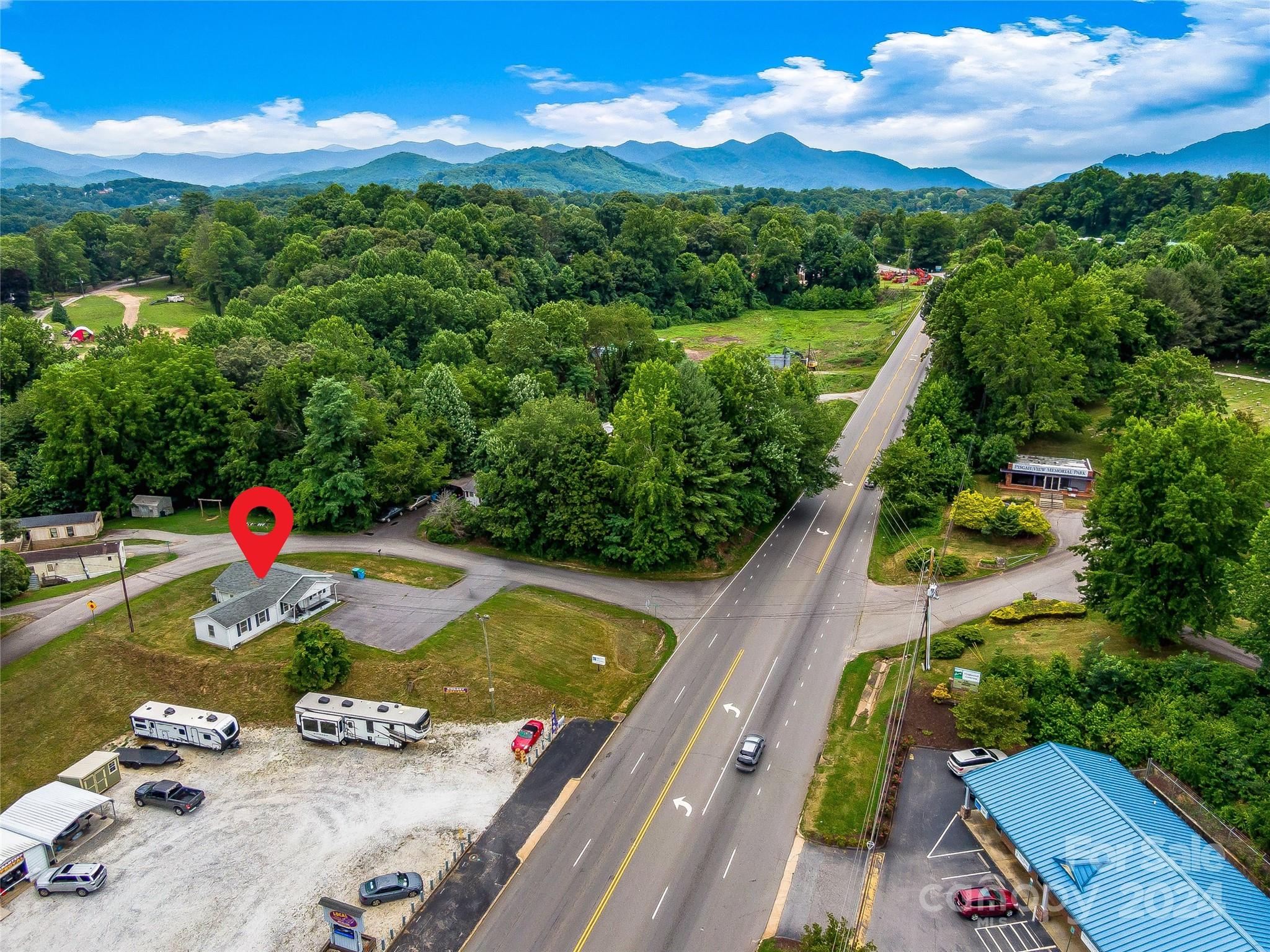 1528 Smokey Park Highway