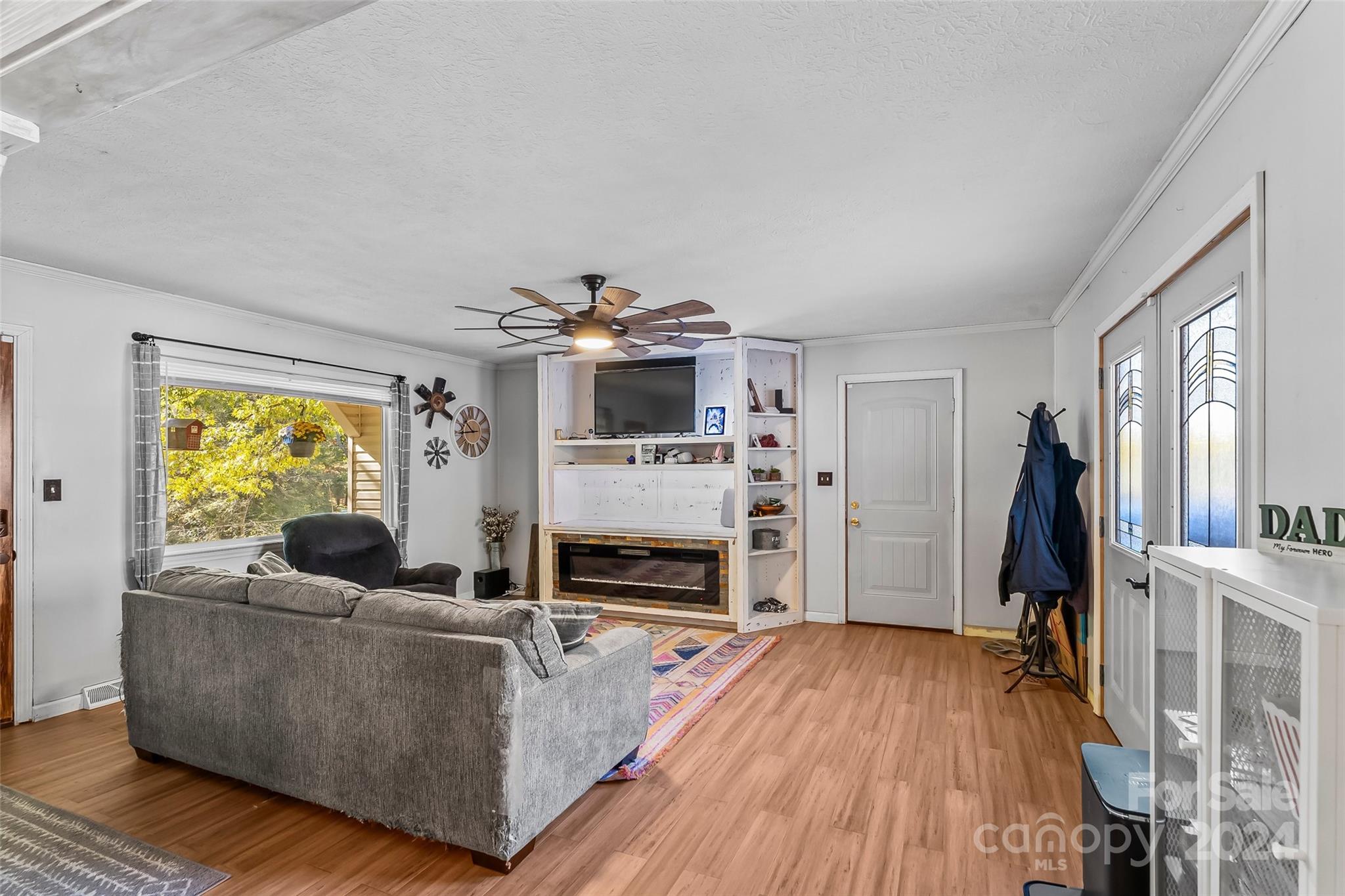 210 Woodside Drive