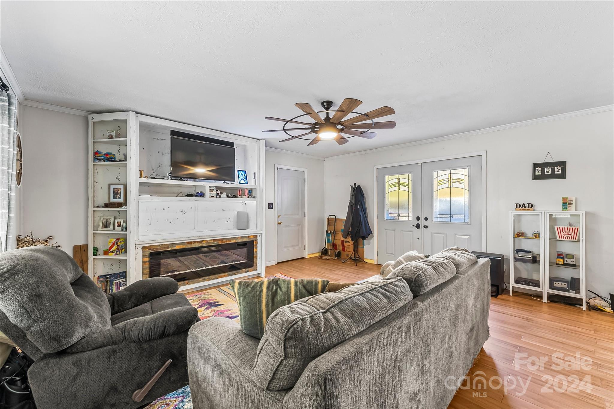 210 Woodside Drive