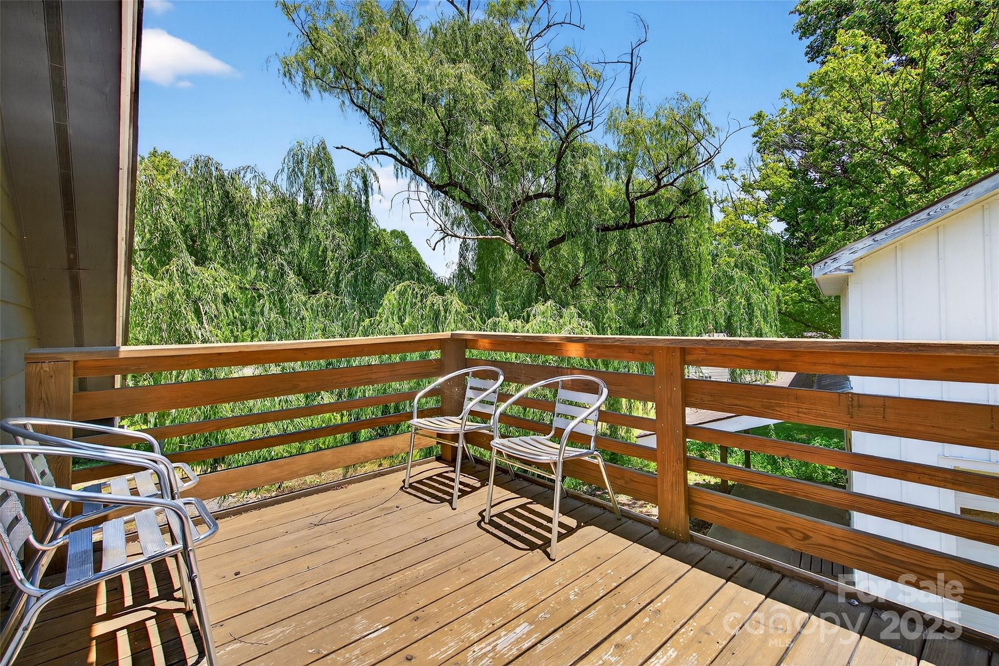 626 Old Lytle Cove Road
