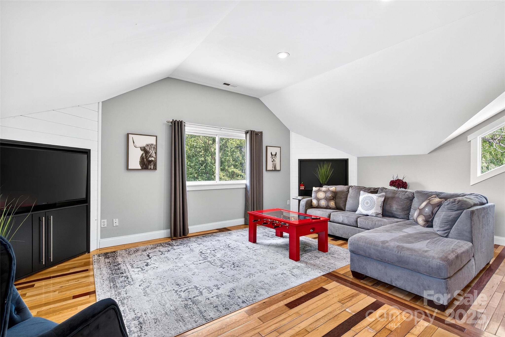 626 Old Lytle Cove Road