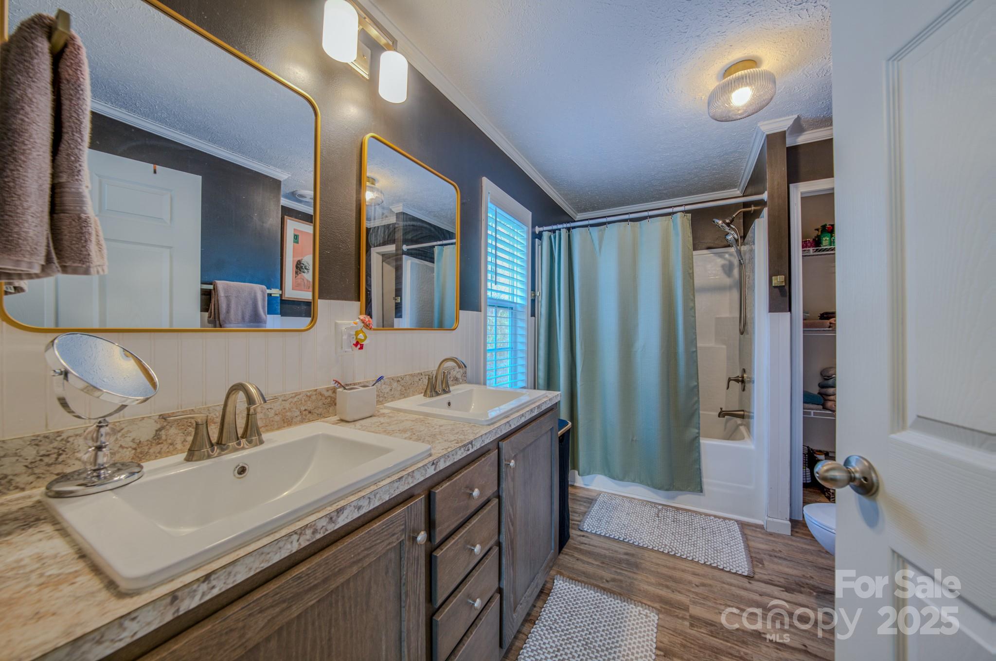 1471 Howard Gap Loop Road