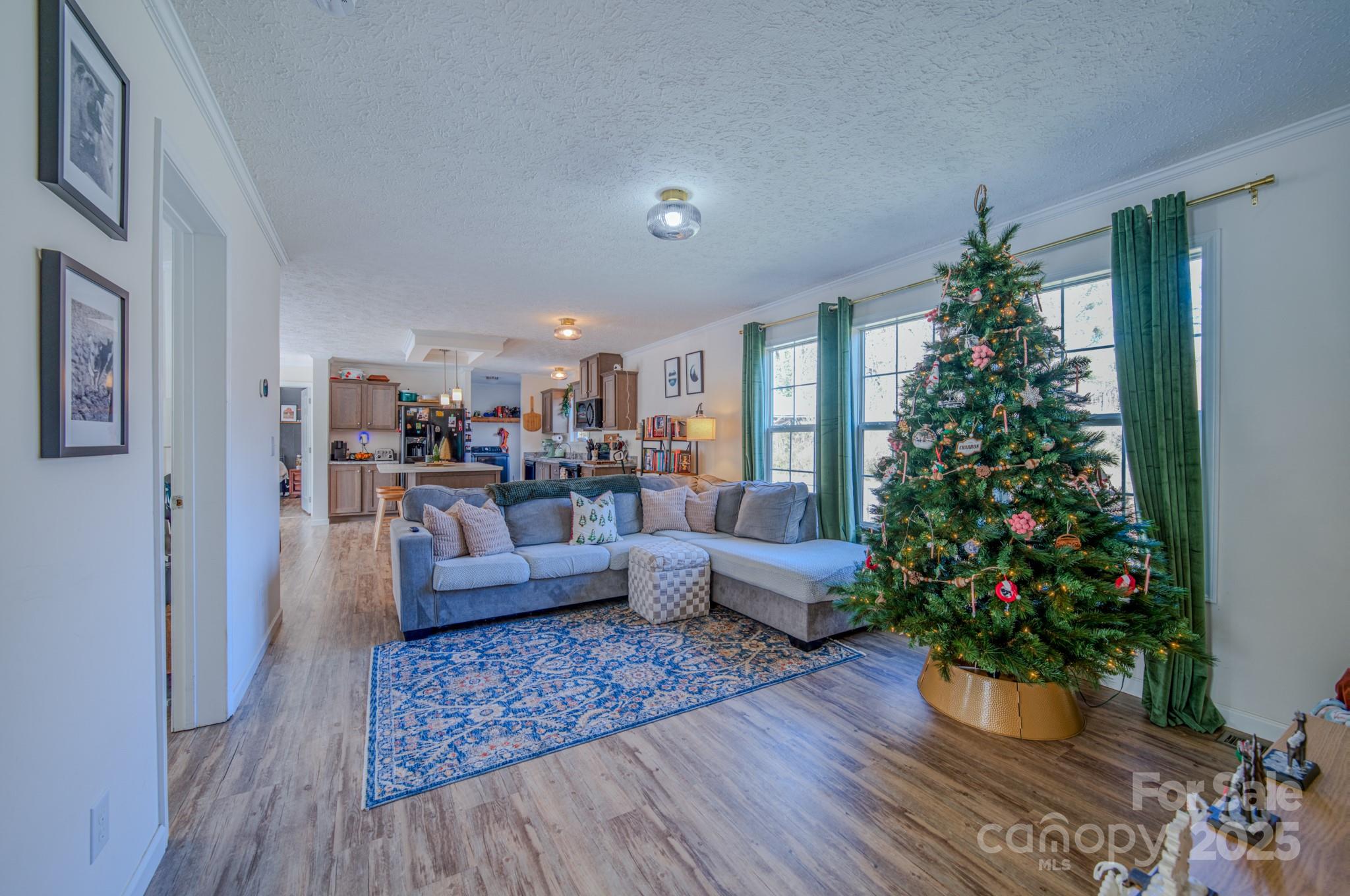 1471 Howard Gap Loop Road