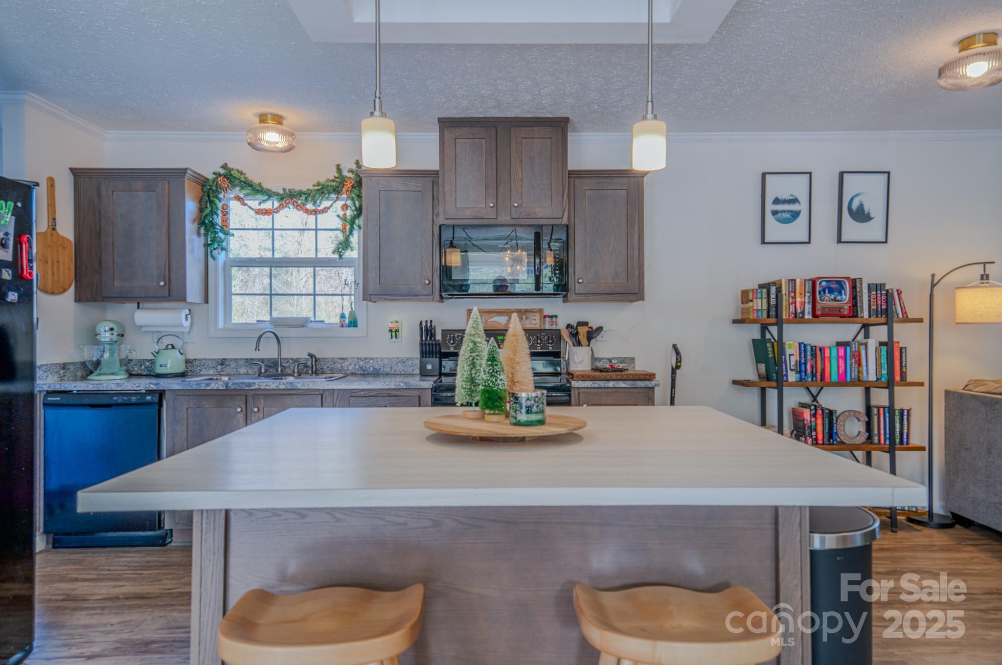 1471 Howard Gap Loop Road