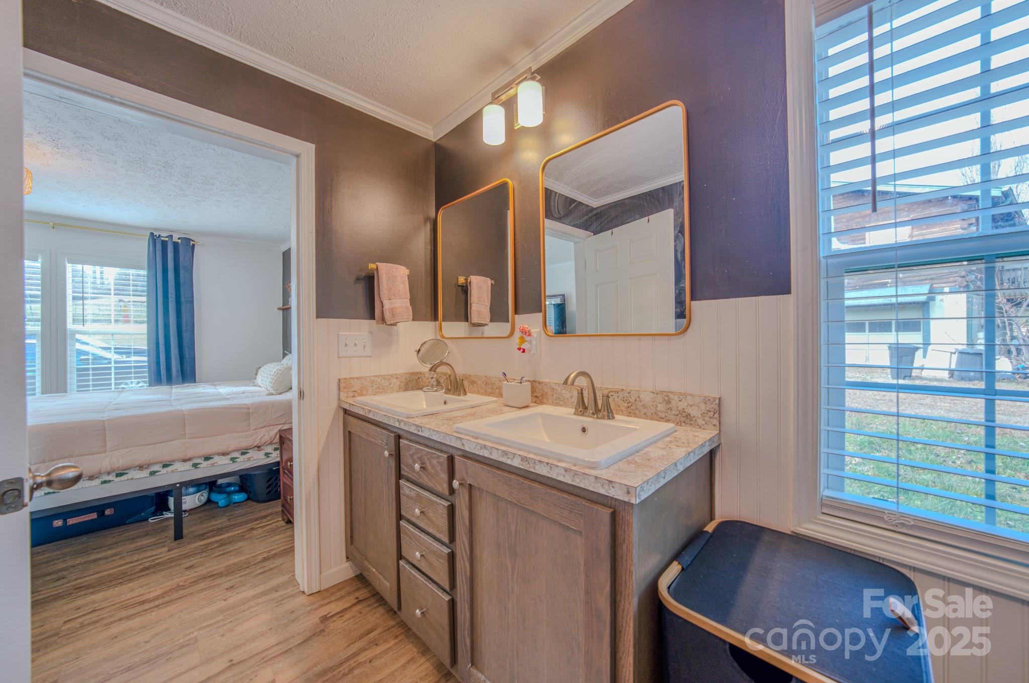 1471 Howard Gap Loop Road