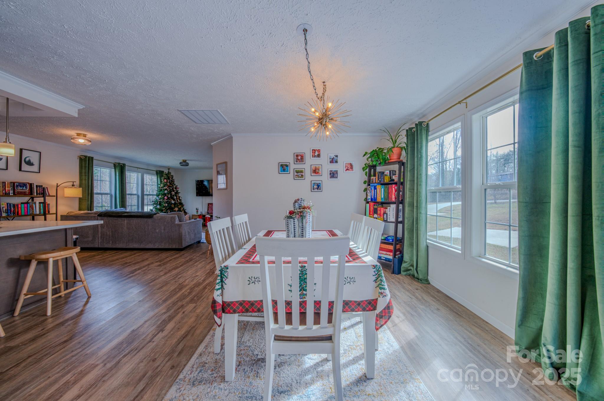 1471 Howard Gap Loop Road