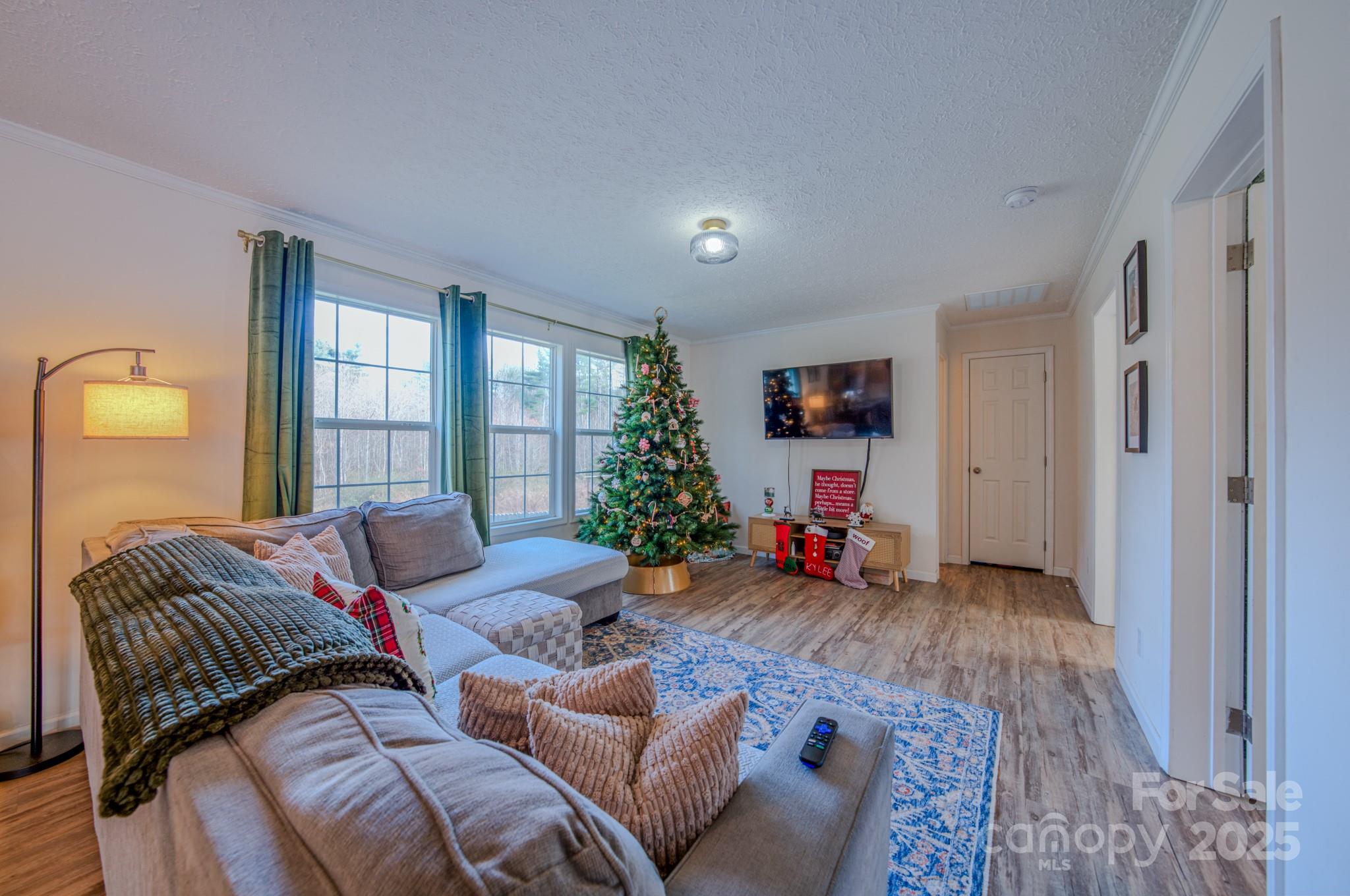 1471 Howard Gap Loop Road